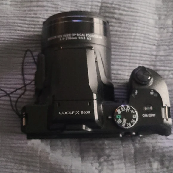 coolpix b600 camera